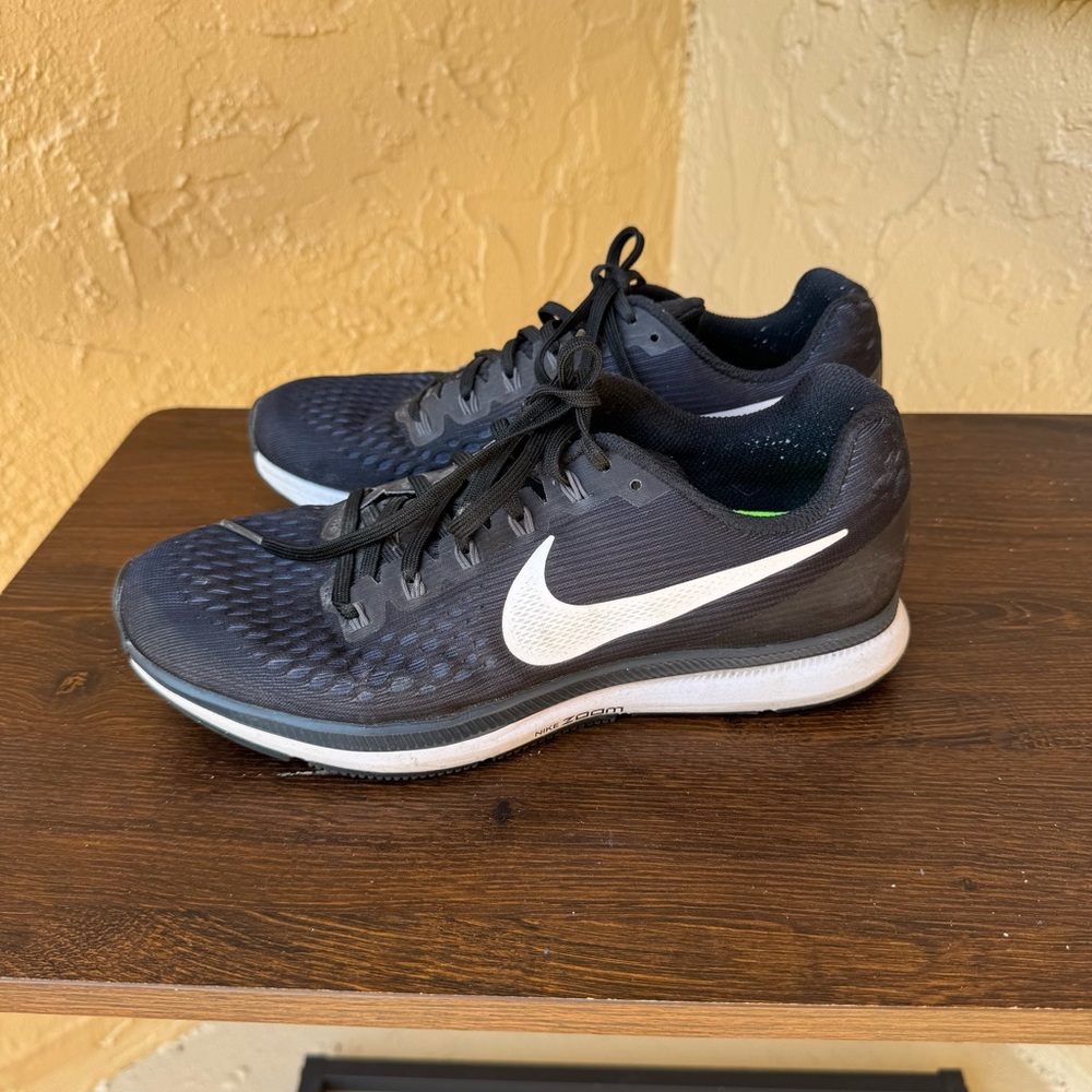 Nike Pegasus 34 Women’s. Size 9.